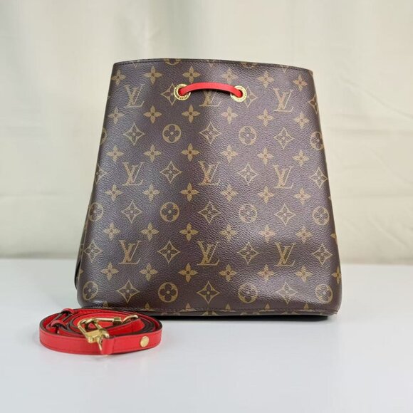 Louis Vuitton NeoNoe Shoulder Bag Monogram Canvas - Picture 4 of 9